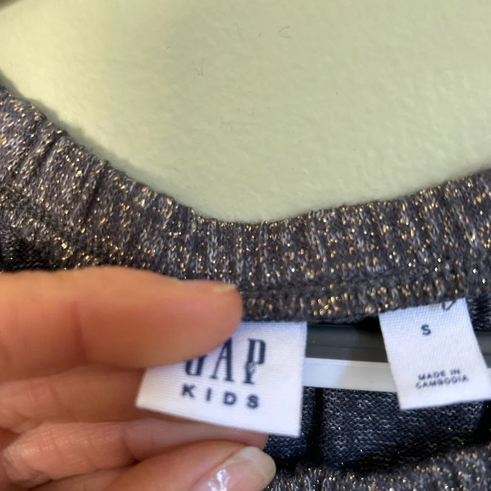 NWT Gap  knit sparkle jumpsuit. Grey w/gold lurex thread. 6/7. Holiday vibes!